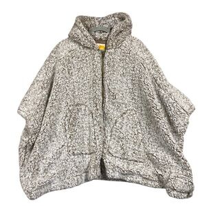 NEW C&C California Sherpa Hooded Poncho Faux Fur Size Medium